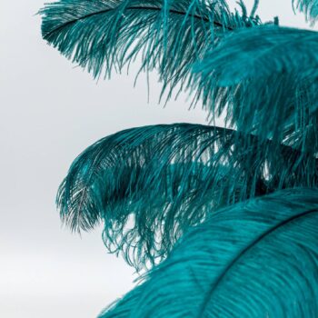 KARE Feather Palm stolová lampa s perím, zelená