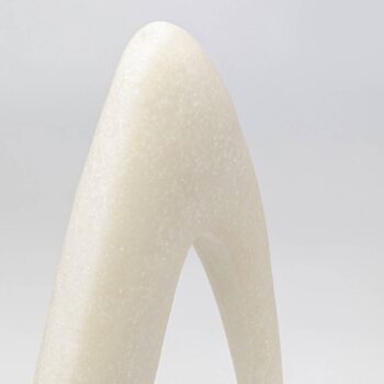 KARE Soft Shape dekoratívny predmet, vysoký tvar, biely, liaty kameň
