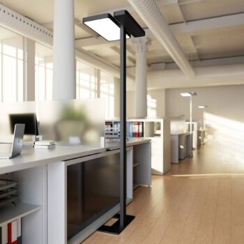 Kancelárska stojacia lampa Arcchio LED Aila, čierna, senzor denného svetla