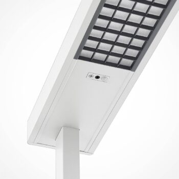 Kancelárska stojacia lampa Arcchio LED Susi, biela, senzor, dotykový stmievač