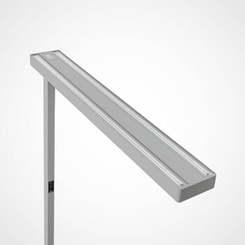 Kancelárska stojacia lampa Arcchio LED Susi, strieborná, senzor, dotykový