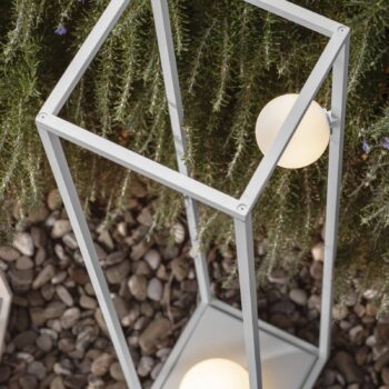 Karman Abachina stojaca LED lampa IP65 103cm biela