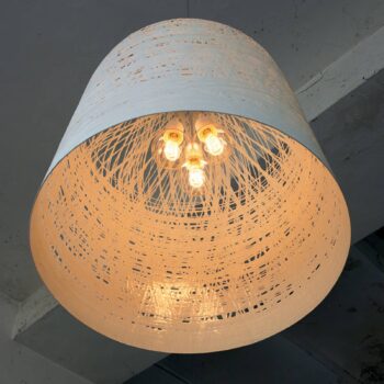 Karman Black Out – biela závesná lampa, 50 cm