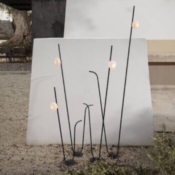 Karman Pois stojaca lampa hrot IP65, 3 000K 118 cm