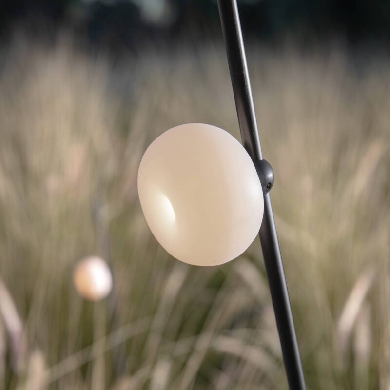 Karman Pois stojaca lampa hrot IP65, 3 000K 158 cm Karman Pois stojaca lampa hrot IP65, 3 000K 158 cm