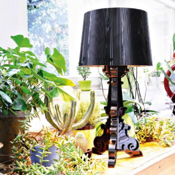 Kartell Bourgie – stolná LED lampa, čierna