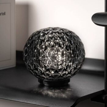 Kartell Mini Planet stolná LED lampa, dymová sivá