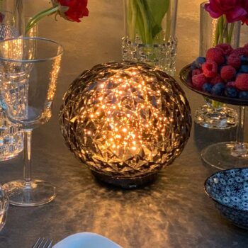 Kartell Mini Planet stolná lampa na bat., dym sivá