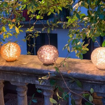 Kartell Mini Planet stolná lampa na bat., dym sivá