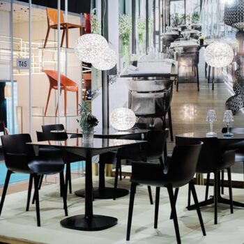 Kartell Planet stolná LED lampa guľa, priehľadná