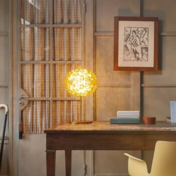Kartell Planet stolná LED lampa s podstavcom, žltá