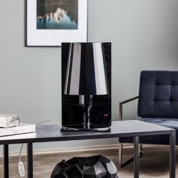Kartell Take stolná lampa, čierna