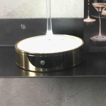 Knikerboker Bevici Su! USB stolová lampa, zlatá