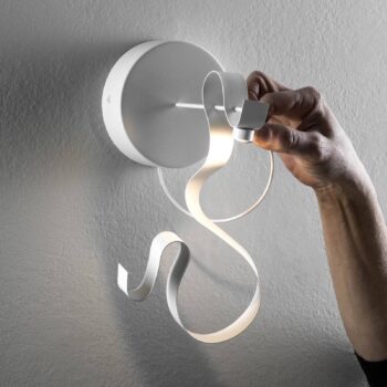 Knikerboker Curve nástenné LED svetlo oceľ, biela