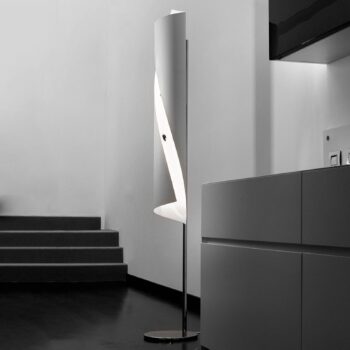 Knikerboker Hué - dizajnová stojacia lampa v bielej farbe