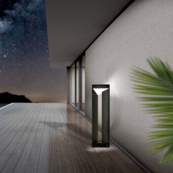 LED chodníková lampa Nembro IP54, odliatok hliník