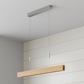LED drevená závesná lampa Karinja, prírodná