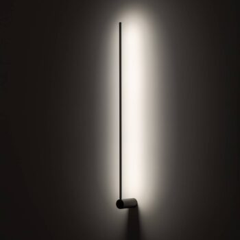 LED nástenné svetlo Arm L, výška 105 cm, čierne, kov