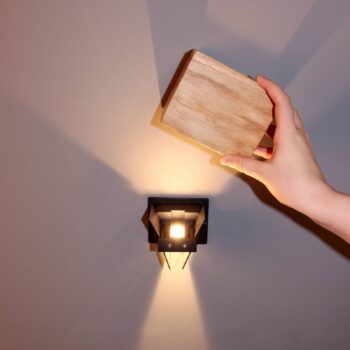 LED nástenné svetlo Shine-Wood, šírka 13 cm, dub/čierna, drevo