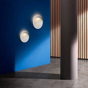 LED nástenné svietidlo Louis Poulsen Flindt, biele, 2 700 K, Ø 30 cm