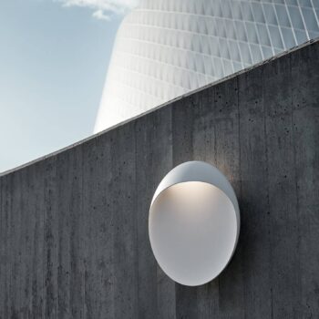 LED nástenné svietidlo Louis Poulsen Flindt, biele, 3 000 K, Ø 30 cm