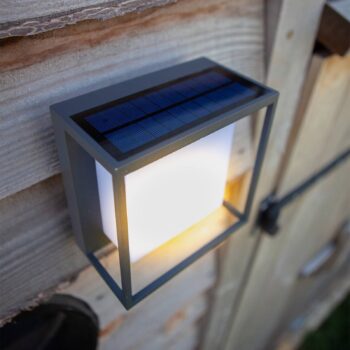 LED solárna lampa Curtis so snímačom pohybu