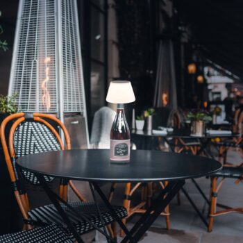 LED solárna stolová lampa 36000 vrchná časť fľaše biela plastová