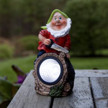 LED solárne svetlo Gnomy farebný/červený plastový 21 cm drevorubač