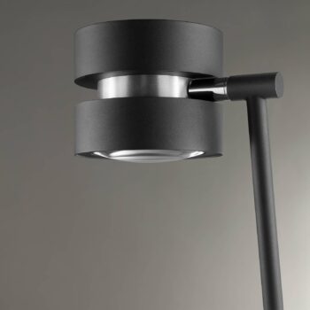 LED stojacia lampa Glow-Sphere, výška 146 cm, čierna, kov