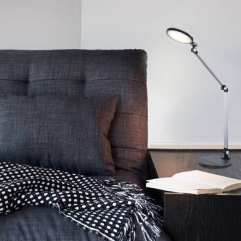 LED stolná lampa Konsti, výška 90 cm, čierna, kov