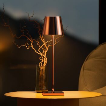 LED stolná lampa Nuindie, USB-C, medená, IP54, stmievateľná