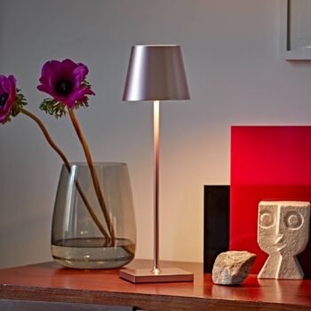 LED stolná lampa Nuindie, USB-C, ružovo-zlatá, IP54, stmievateľná