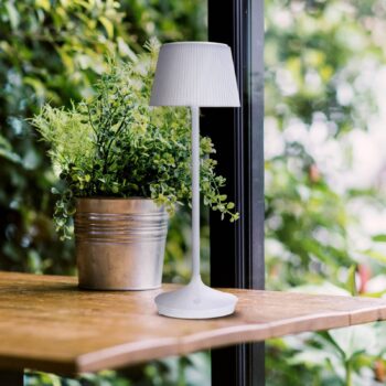 LED stolová lampa Emmi CCT nabíjateľná, biela