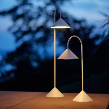 LED stolová lampa FRANDSEN Grasp, biela, výška 47 cm, kov