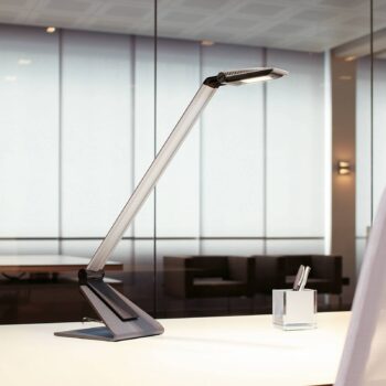 LED stolová lampa MAULsolaris, strieborná, výška 64 cm