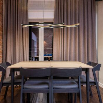 LED závesné svietidlo Geronimo, dĺžka 108 cm, čierna/drevený vzhľad