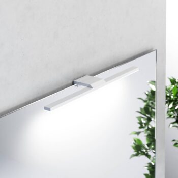 LED zrkadlové svetlo Triga, IP44, biele, 40 cm, 3 000 K