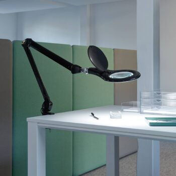 LED zväčšovacia lampa MAULmakro, čierna, výška 50 cm