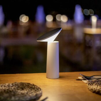 LEDS-C4 LED dobíjacia stolová lampa Cocktail, biela, výška 21,5 cm