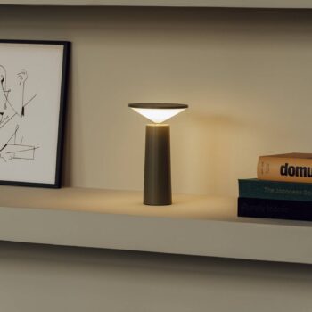 LEDS-C4 LED dobíjacia stolová lampa Cocktail olivovo sivá Výška 21,5 cm