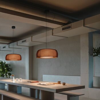 LEDS-C4 LED závesné svietidlo Gong, hnedé, stmievateľné, textil, oceľ