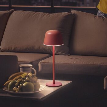 LEDVANCE LED dobíjacia stolná lampa Style Stan, hliník, CCT, magenta