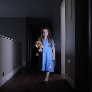 LEDVANCE Nightlux Hall nočná LED, senzor striebro