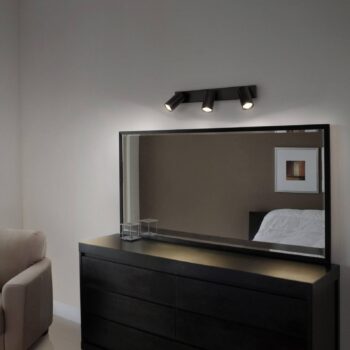 LEDVANCE Osemhranný LED reflektor, stmievateľný, s tromi žiarovkami, čierny