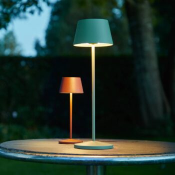 LOOM DESIGN LED dobíjacia stolná lampa Modi Micro, IP65, corten