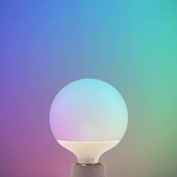LUUMR Smart LED, E27, G125, 9W, RGB, Tuya, WLAN, matná, CCT