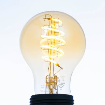 LUUMR Smart LED žiarovka A60 E27 jantárová 4,9W Tuya WLAN