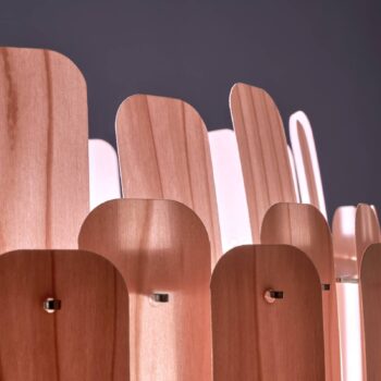 LZF Maruja drevená závesná lampa, ružová