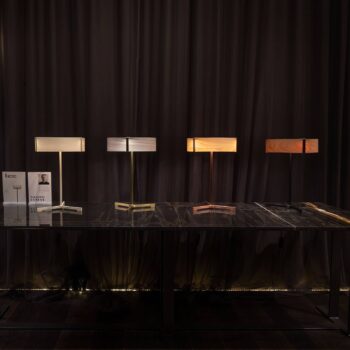 LZF Thesis stolná LED lampa slonovina/slonovina