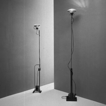 Limitovaná edícia stojacej lampy FLOS Toio, čierna, kov, 195 cm